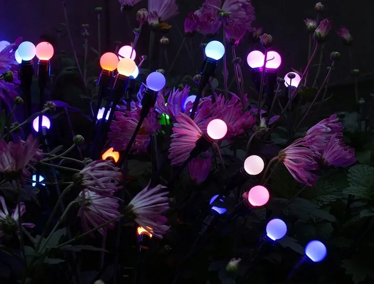 wysoka-lampa-solarna-ogrodowa-wbijana-led-rgb-2-sztuki-slupek-kulki-xxl-kod-producenta-3056