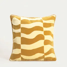 poszewka-darika-aksamitna-ze-strukturalnym-wzorem-zolta-45x45cm-homla