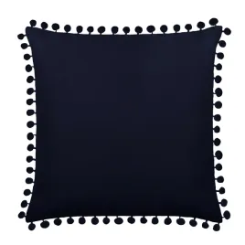 granatowa-poszewka-z-pomponami-45x45-fluffy
