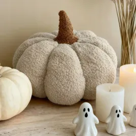 bezowa-poduszka-dekoracyjna-dynia-ozdoba-na-halloween-35x35cm