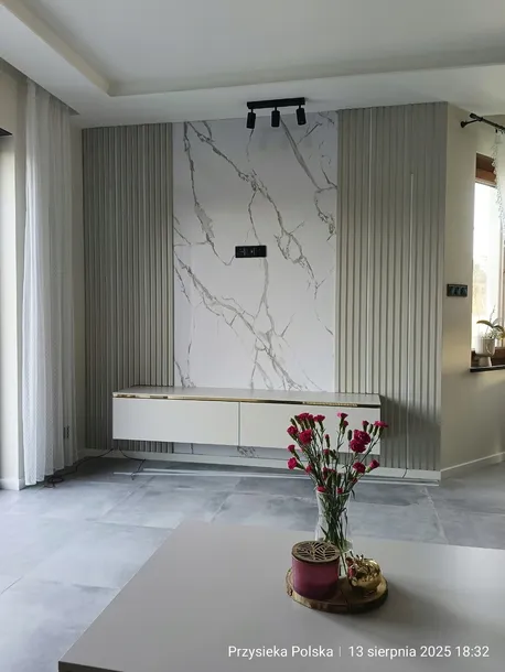 plyta-scienna-weglowa-pcv-wpc-panel-scienny-280x122-cm-bialy-marmur-polysk-jednostka-sprzedazy-sztuka