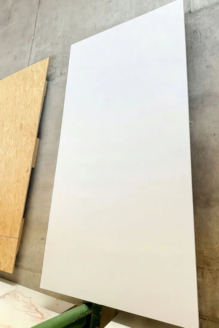 plyta-scienna-weglowa-pcv-wpc-panel-scienny-280x122-cm-czysta-biel