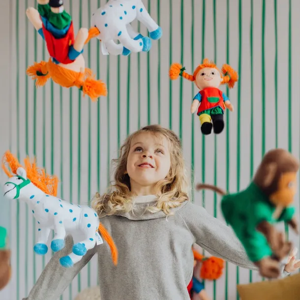 maskotka-malpka-pippi-langstrumpf-pan-nilsson-23-cm-przytulanka-dla-dzieci-marka-micki