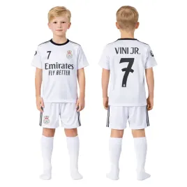 stroj-pilkarski-koszulka-spodenki-getry-vinicius-jr-madryt-rozm-140-cm