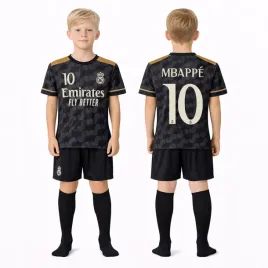 stroj-pilkarski-koszulka-spodenki-getry-mbappe-madryt-rozm-152-cm