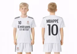 stroj-pilkarski-koszulka-spodenki-mbappe-madryt-rozm-140-cm