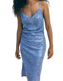 kc66116-sukienka-asymetryczna-bogato-zdobiona-cekinami-ramiaczka-28-xl