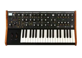 moog-subsequent-37-syntezator-analogowy