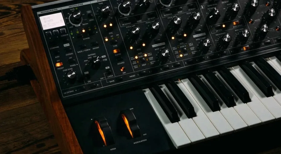 moog-subsequent-37-syntezator-analogowy
