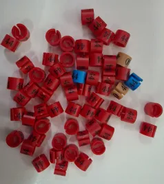 plastikowe-klipsy-do-kodowania-kolorami-rozmiar-44-rozmiarowka-wieszaki-62