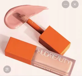 korektor-z-aplikatorem-kryjacy-wygladzajacy-huda-beauty-odc-peach-light