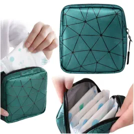 kosmetyczka-na-podpaski-mini-saszetka-podrozna-do-walizki-etui-mala-zielona