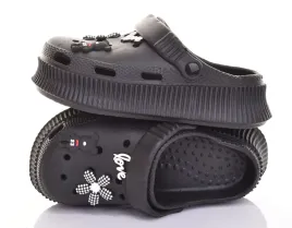 klapki-damskie-klasyczne-chodaki-z-przypinkami-z-pianki-na-lato-do-domu