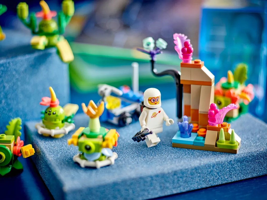 lego-40715-space-stadko-kosmitow