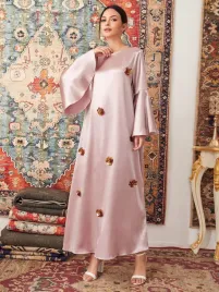ac44313-shein-satynowa-sukienka-maxi-z-naszytymi-aplikacjami-xs