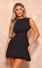 cc21221-prettylittlething-sukienka-mini-czarna-odkryte-plecy-47-m