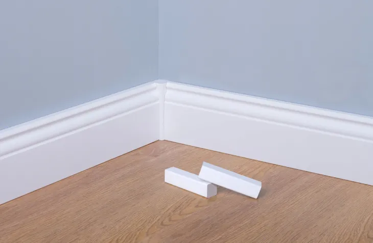 listwa-przypodlogowa-mdf-8-biala-cokol-ryflowana-dlugosc-100-cm
