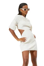 ic53311-boohoo-bezowa-sukienka-mini-wyciecia-30-m