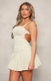 kc91110-sukienka-mini-plisowana-odkryte-plecy-prettylittlething-19-m