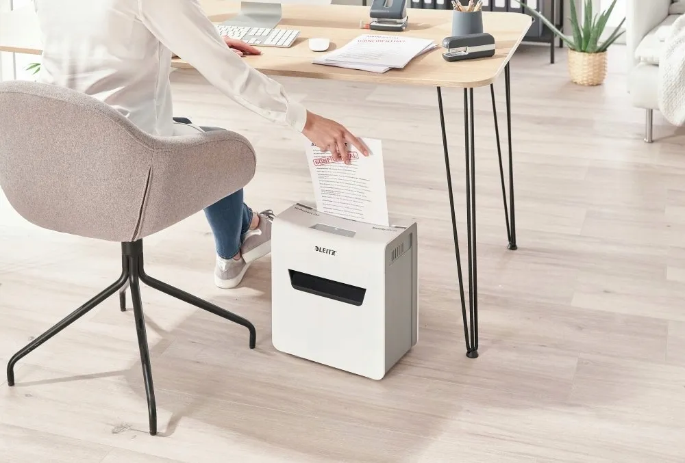 niszczarka-leitz-iq-protect-3