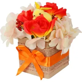 stroik-wielkanocny-zajac-w-pomaranczach-z-kwiatow-sztucznych-flower-box
