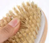 jak-pozbyc-sie-cellulitu-szczotka-do-masazu-na-sucho-mokro-antycellulitowa-kod-producenta-szczotka-do-masazu-na-sucho-antycellulitowa