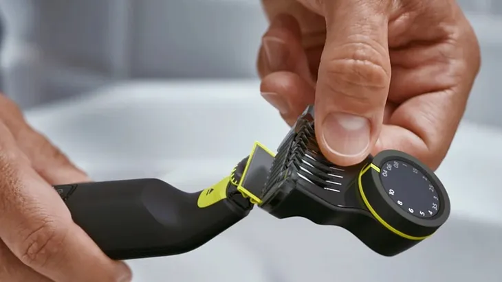 golarka-philips-oneblade-pro-qp-6542-15-zasilanie-akumulatorowe