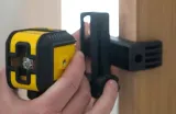 laser-krzyzowy-cubix-czerwony-cechy-dodatkowe-samopoziomowanie-uchwyt-w-zestawie