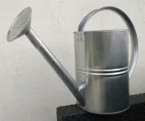 konewka-ocynkowana-7l-material-wykonania-metal