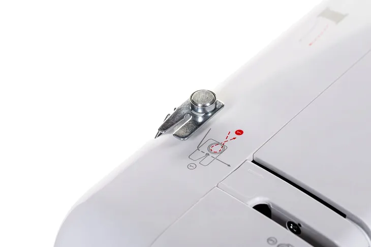 maszyna-do-szycia-singer-m1005-kolor-dominujacy-bialy