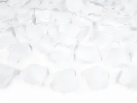 platki-roz-w-woreczku-biale