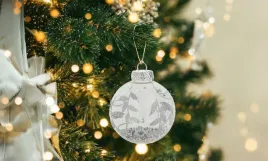 duza-szklana-bombka-choinkowa-dekoracja-bombka-swiateczna-brokatowa-8cm