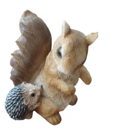 figurka-zwierzatka-wiewiorka-jez-jesien-dekoracja