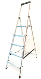 monto-drabina-wolnostojaca-5-stopni-solidy