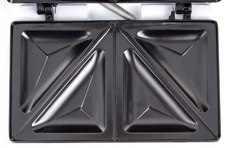 opiekacz-ravanson-op-1050b-plytki-w-zestawie-do-kanapek