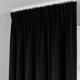 zaslona-welurowa-na-tasmie-140x230-cm-czarna-polzaciemniajaca-weluria
