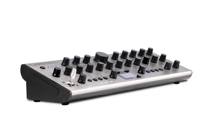 modal-electronics-carbon8-m-modul-syntezatora