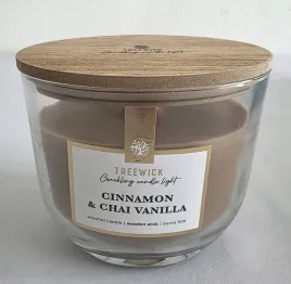 cinnamon-and-chai-vanilla-swieca-zapachowa-z-drewnianym-knotem-50h