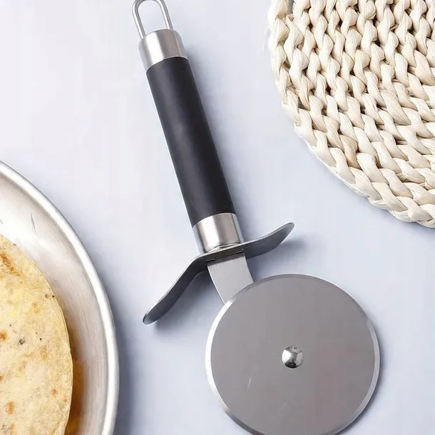 noz-do-pizzy-21cm-kod-producenta-428459-stan-nowy