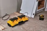 ladowarka-xr-8-0a-4-18v-marka-dewalt-certyfikat-ce
