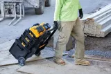 ladowarka-xr-8-0a-4-18v-marka-dewalt