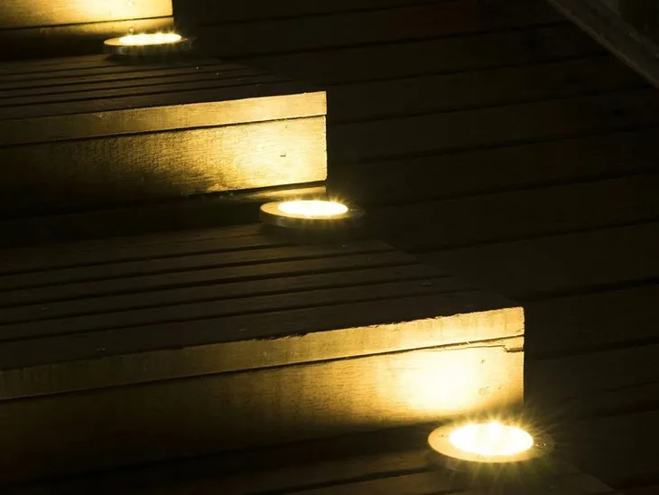 lampki-ogrodowe-solarne-8-led-gruntowe-z-czujnikiem-zmierzchu-zestaw-4-szt-kod-producenta-15543