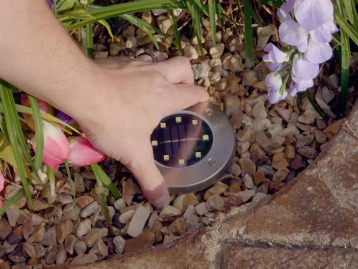 lampki-ogrodowe-solarne-8-led-gruntowe-z-czujnikiem-zmierzchu-zestaw-4-szt-marka-verk-group