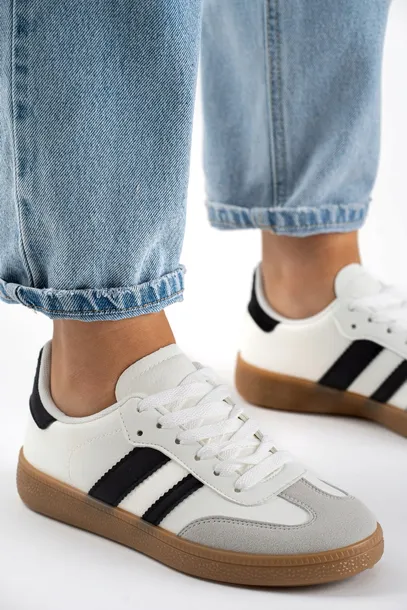 Białe sneakersy damskie z czarnymi paskami na gumowej podeszwie 39