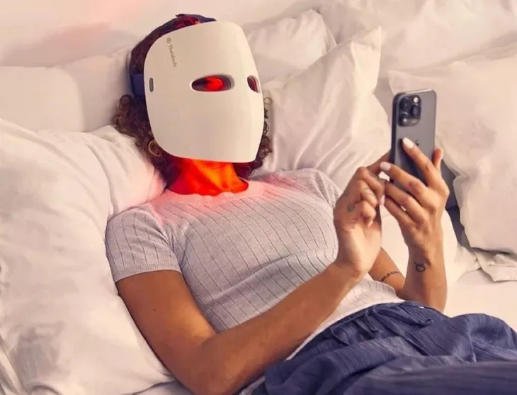 therabody-theraface-mask-glo-stan-nowy