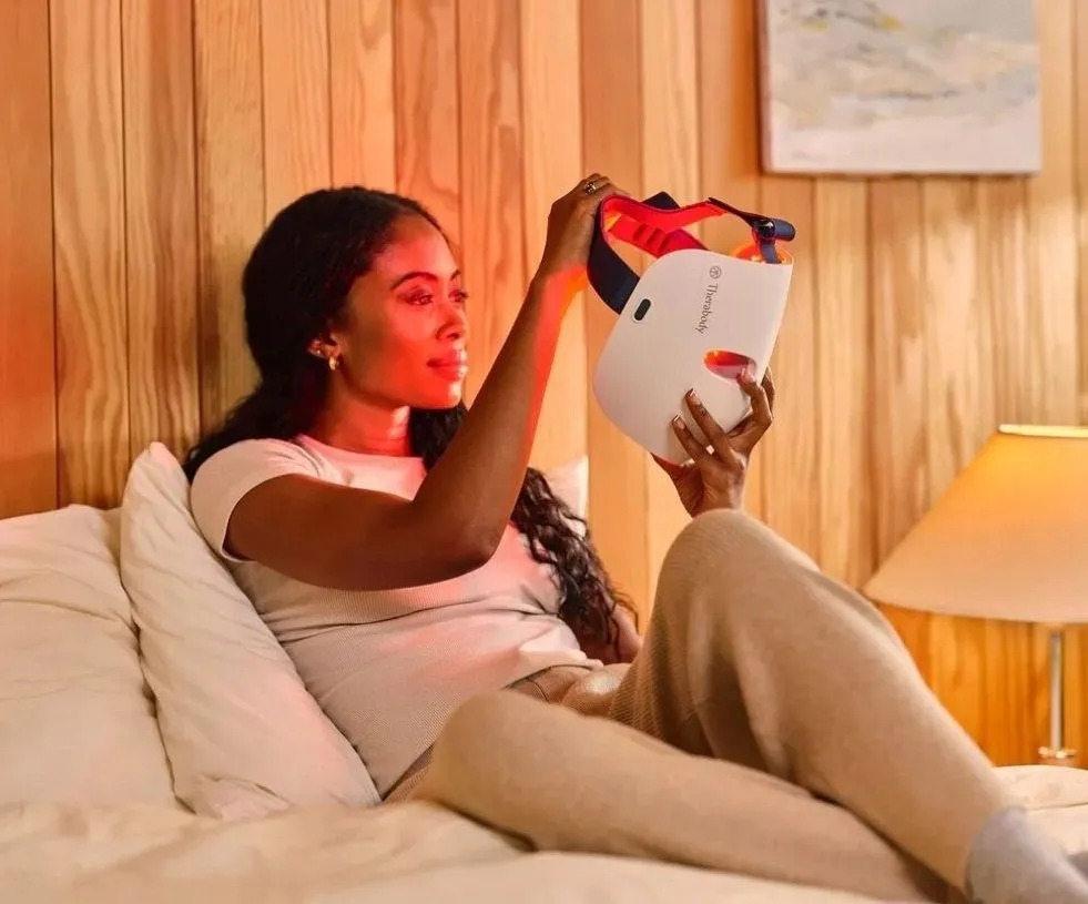 therabody-theraface-mask-glo-stan-nowy