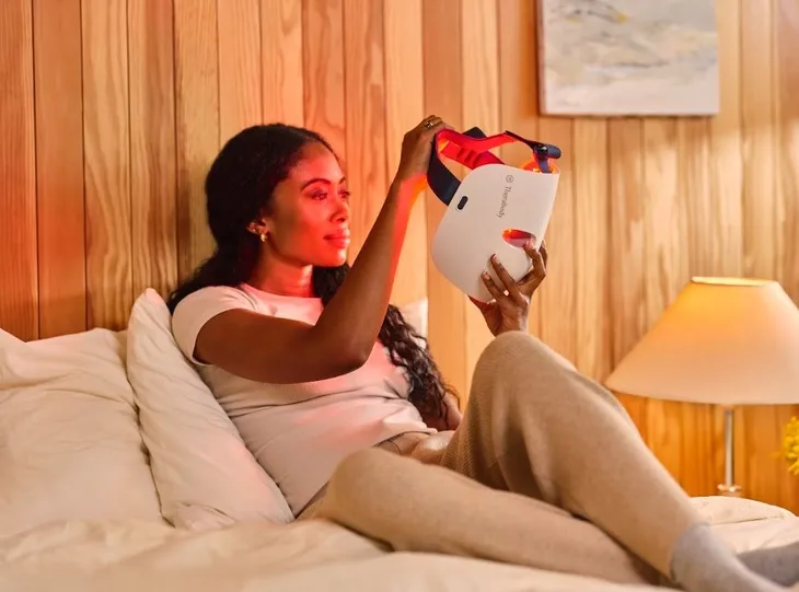 therabody-theraface-mask-glo-marka-therabody