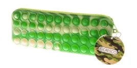 piornik-szkolny-silikonowy-moro-zielony