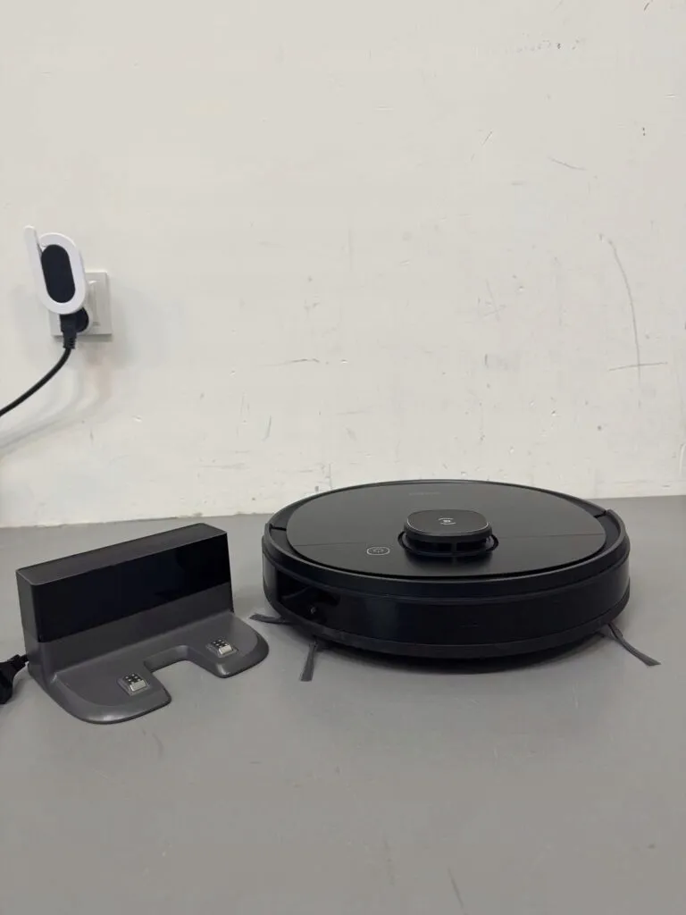 robot-sprzatajacy-ecovacs-deebot-ozmo-950-czarny
