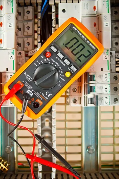 miernik-uniwersalny-rodzaj-wyswietlacza-lcd